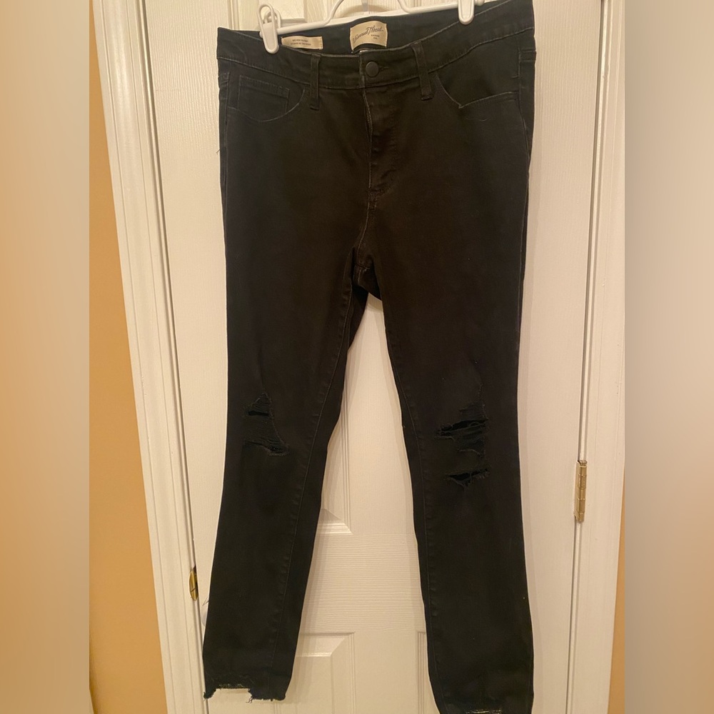 Universal Thread distressed jeans